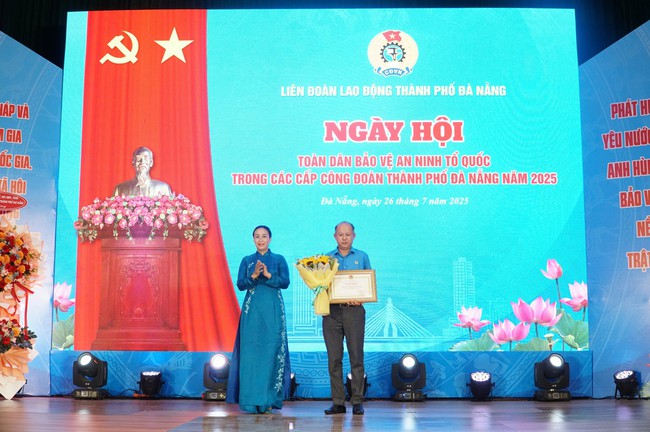 Đà Nẵng tặng quà cho 1.000 đoàn viên Công đoàn có hoàn cảnh khó khăn- Ảnh 4.