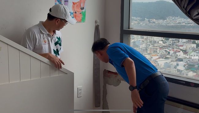 TP HCM: Khảo sát căn chung cư 34 tầng có vết nứt lớn ở tầng 16- Ảnh 1. TP HCM: Khảo sát căn chung cư 34 tầng có vết nứt lớn ở tầng 16- Ảnh 1.