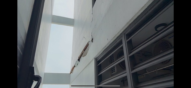 TP HCM: Khảo sát căn chung cư 34 tầng có vết nứt lớn ở tầng 16- Ảnh 3. TP HCM: Khảo sát căn chung cư 34 tầng có vết nứt lớn ở tầng 16- Ảnh 3.