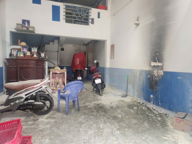 Đang điều tra vụ cháy xe ở phường Tân Hoà- Ảnh 1. Đang điều tra vụ cháy xe ở phường Tân Hoà- Ảnh 1.
