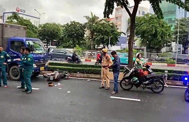 Truy tìm người gây tai nạn giao thông ở TP HCM qua hình ảnh camera - Ảnh 1.