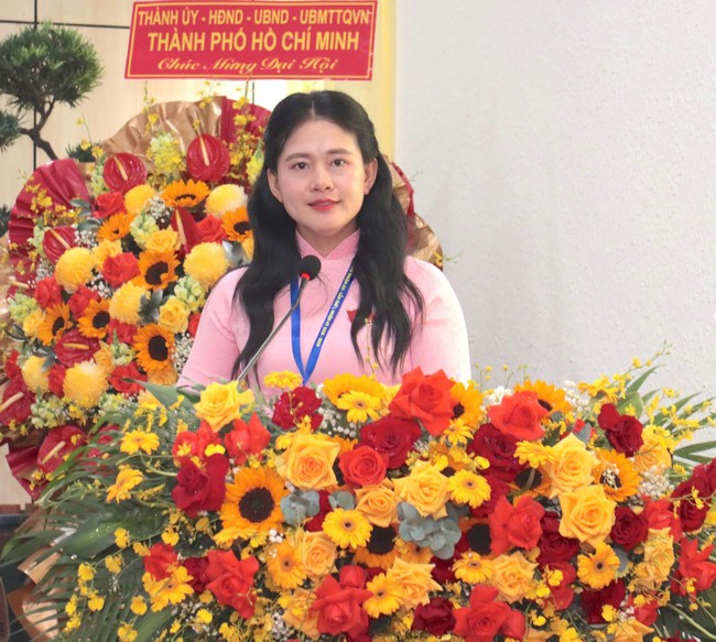 Bà Trần Thị Diễm Trinh giữ chức Bí thư đảng ủy phường Thuận An , TP HCM - Ảnh 1.