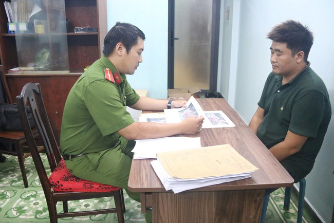 Quyết định mới của Công an TP HCM vụ đánh người tại giao lộ Sài Gòn - Ảnh 1.