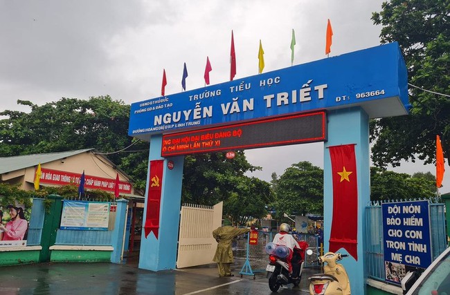 Vụ lùm xùm ở Trường Tiểu học Nguyễn Văn Triết: Nhà trường xin lỗi phụ huynh- Ảnh 1.