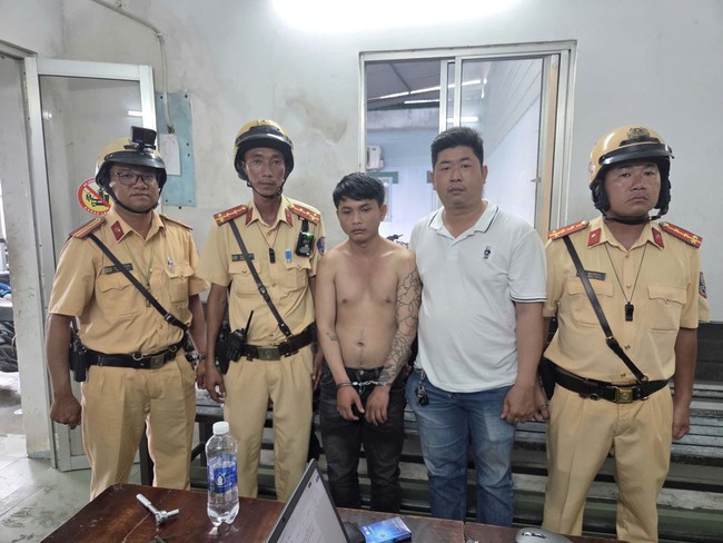 Công an TP HCM đuổi 50km để bắt tên trộm ô tô "như phim"- Ảnh 1.