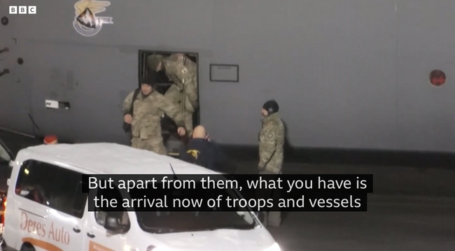 Những binh sĩ NATO đầu ti&ecirc;n đặt ch&acirc;n l&ecirc;n Greenland - Ảnh 4.