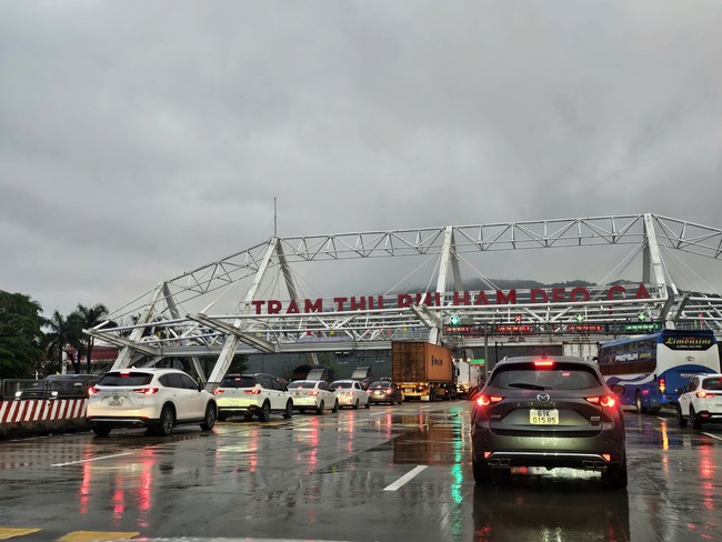 &Ugrave;n tắc k&eacute;o d&agrave;i tại khu vực Đ&egrave;o Cả - Ảnh 2.