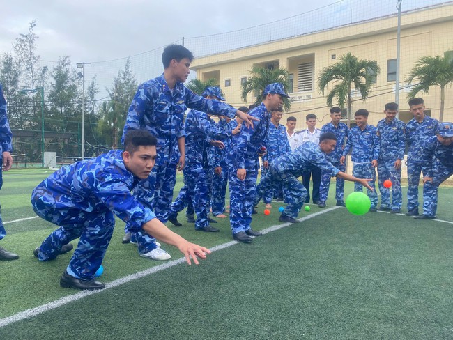 V&ugrave;ng Cảnh s&aacute;t biển 2 s&ocirc;i nổi hoạt động mừng Xu&acirc;n B&iacute;nh Ngọ 2026 - Ảnh 2.