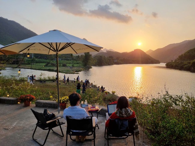 Đập d&acirc;ng Nam Mỹ: điểm hẹn ngắm ho&agrave;ng h&ocirc;n mới của giới trẻ Đ&agrave; Nẵng - Ảnh 1.