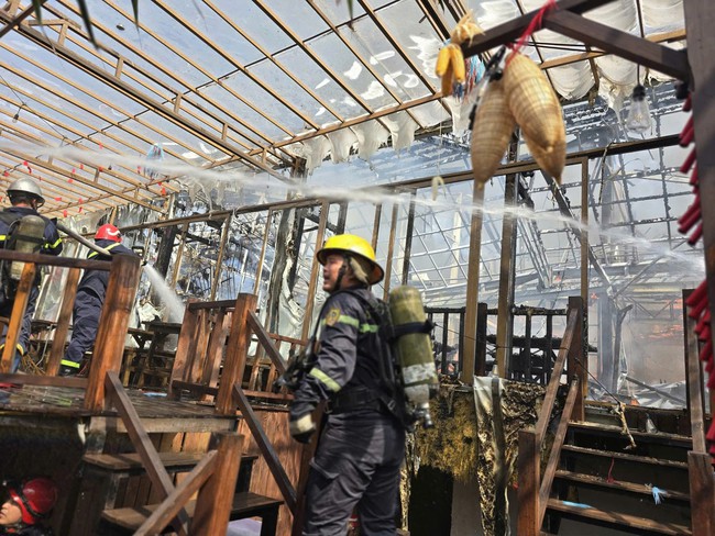 H&igrave;nh ảnh sau vụ ch&aacute;y qu&aacute;n c&agrave; ph&ecirc; Noọng Ơi ở TPHCM - Ảnh 7.