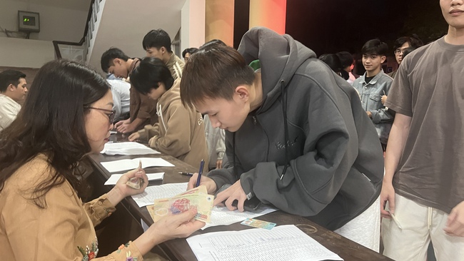 Kh&ocirc;ng tặng v&eacute; xe, trường tặng &ldquo;thứ n&agrave;y&rdquo; để sinh vi&ecirc;n chủ động về qu&ecirc; ăn Tết - Ảnh 2.