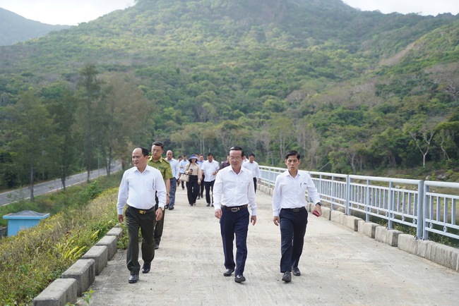  Công bố quyết định về công tác cán bộ tại Ban quản lý Vườn Quốc gia Côn Đảo - Ảnh 4.