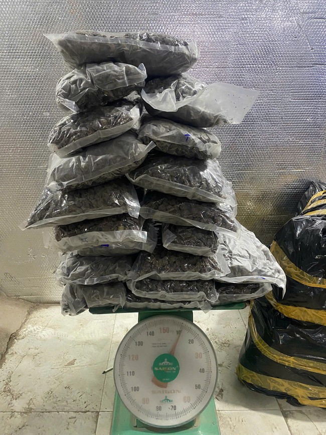 Thủ đoạn tinh vi của cặp vợ chồng 9X n&uacute;p b&oacute;ng kinh doanh quần &aacute;o ở Đ&agrave; Nẵng - Ảnh 3.