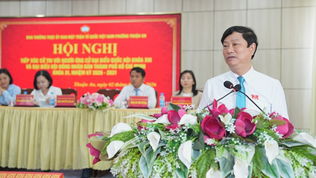 Ph&oacute; B&iacute; thư th&agrave;nh ủy V&otilde; Văn Minh tiếp x&uacute;c cử tri tại phường Thuận An 2026 - Ảnh 2.