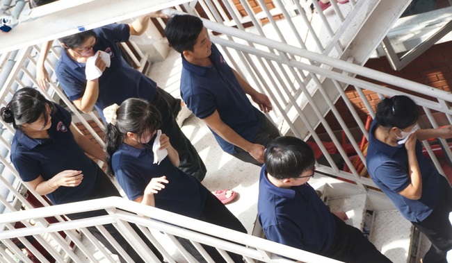 Công an TPHCM truyền về cháy nổ và đuối nước tại trường học - Ảnh 5.