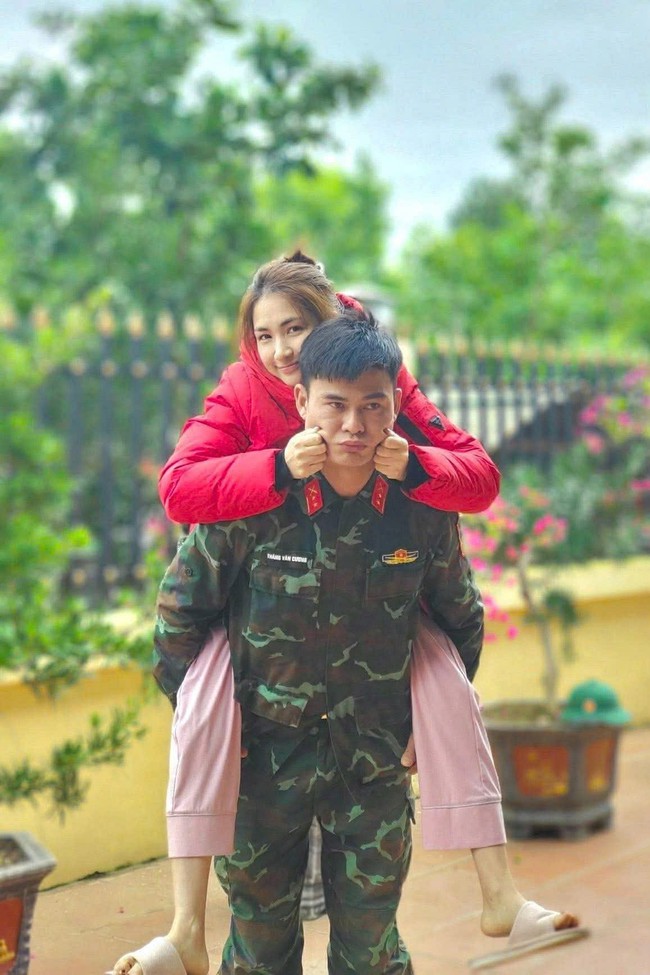 H&ograve;a Minzy c&ocirc;ng khai t&igrave;nh cảm, chồng sắp cưới n&oacute;i lời y&ecirc;u - Ảnh 3.