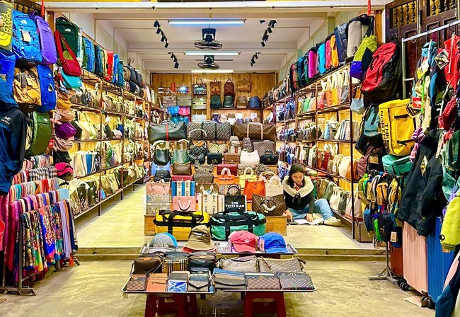 H&agrave;ng loạt cơ sở kinh doanh h&agrave;ng giả tại Đ&agrave; Nẵng bị xử l&yacute; - Ảnh 2.