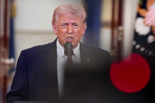 N&oacute;ng: &Ocirc;ng Donald Trump tuy&ecirc;n bố lực lượng Mỹ "thắng &aacute;p đảo" Iran - Ảnh 1.