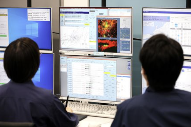 Động đất mạnh ở Nhật Bản, cảnh b&aacute;o s&oacute;ng thần - Ảnh 2.