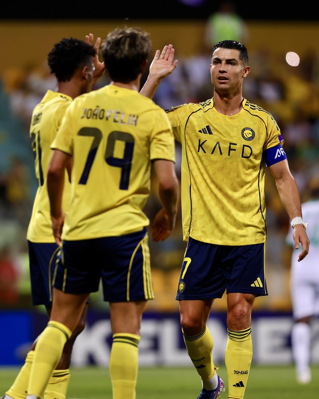 Al-Nassr thắng 5-1, Ronaldo nhận điểm thấp nhất - Ảnh 1.