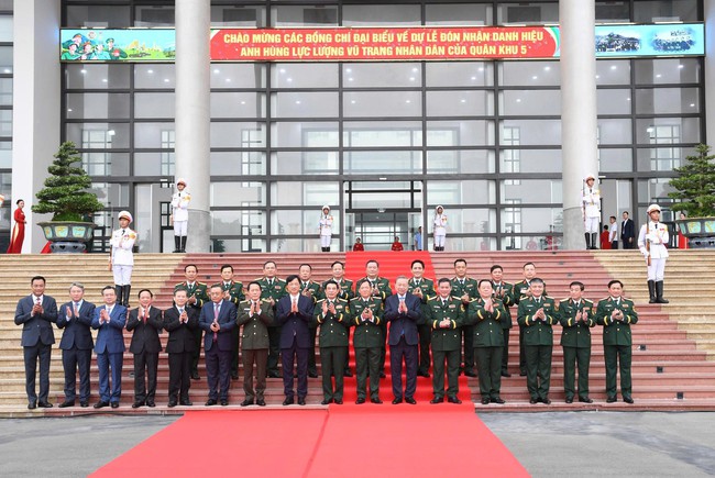 Tổng B&iacute; thư, Chủ tịch nước T&ocirc; L&acirc;m thăm v&agrave; l&agrave;m việc với Qu&acirc;n khu 5 - Ảnh 2.