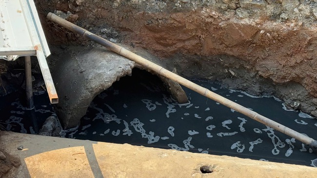 Nạo v&eacute;t khẩn điểm ngập, xử l&yacute; m&ugrave;i h&ocirc;i tại B&atilde;i Trước Vũng T&agrave;u - Ảnh 2.