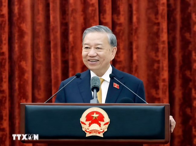 Tổng B&iacute; thư, Chủ tịch nước T&ocirc; L&acirc;m gặp mặt c&aacute;n bộ Văn ph&ograve;ng Chủ tịch nước - Ảnh 1.