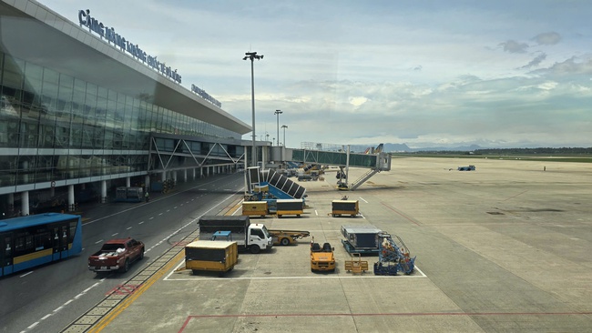 S&acirc;n bay Đ&agrave; Nẵng th&iacute; điểm d&ugrave;ng VNeID đi m&aacute;y bay từ 1-6 - Ảnh 1.