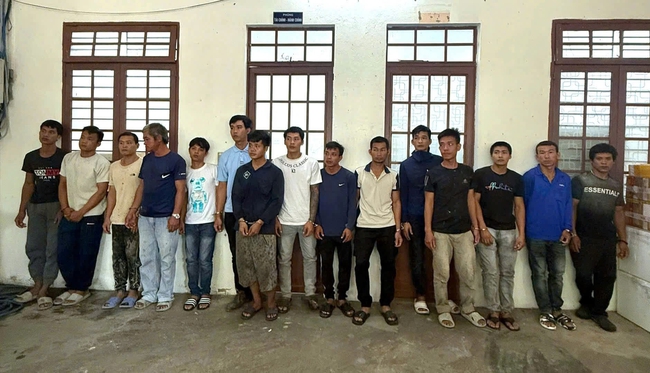 Bắt giam 16 đối tượng hỗn chiến, đập ph&aacute; qu&aacute;n nhậu ở trung t&acirc;m Đ&agrave; Nẵng - Ảnh 2.