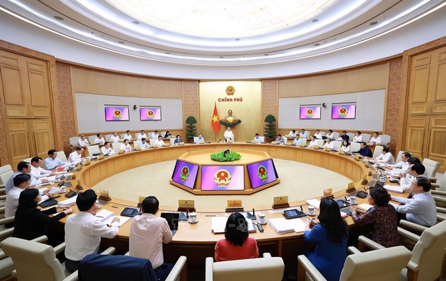 Thủ tướng Ch&iacute;nh phủ y&ecirc;u cầu c&aacute;c Bộ trưởng kiểm điểm tr&aacute;ch nhiệm do chậm ban h&agrave;nh văn bản - Ảnh 1.