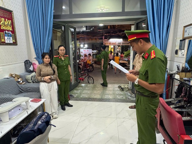 Mẹ kế chủ mưu, x&uacute;i hai con ri&ecirc;ng của chồng s&aacute;t hại cha ruột - Ảnh 2.