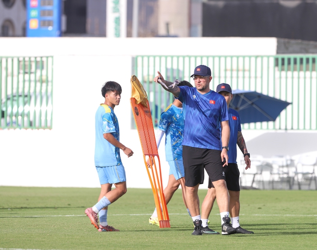 HLV Cristiano Roland: &ldquo;U17 Việt Nam sẵn s&agrave;ng ra qu&acirc;n VCK U17 ch&acirc;u &Aacute; 2026&rdquo; - Ảnh 1.
