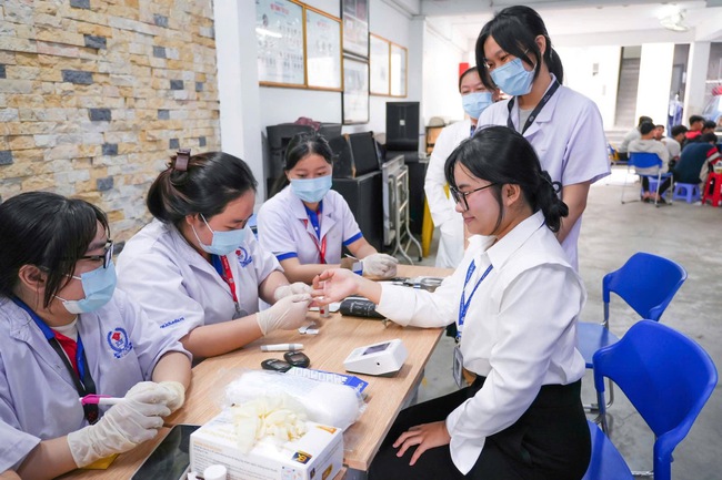 Lấp khoảng trống giữa đ&agrave;o tạo v&agrave; tuyển dụng - Ảnh 1.