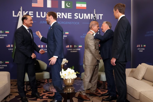 Iran &ldquo;sẵn s&agrave;ng đ&aacute;p trả&rdquo; sau lời đe dọa của tổng thống Mỹ - Ảnh 1.