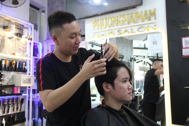 Những bác sĩ “xuyên” Việt cứu người- Ảnh 12.