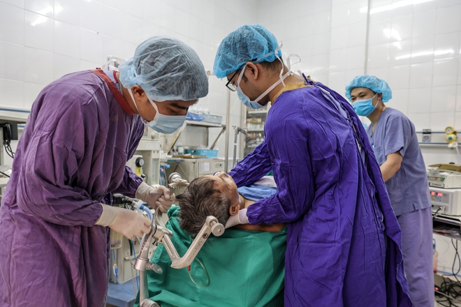 Bí ẩn trong phòng mổ não ở Bệnh viện Việt Đức- Ảnh 4.