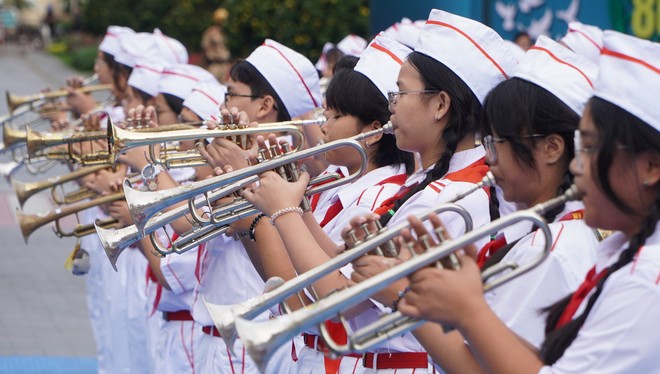 Ấn tượng những màn biểu diễn đặc sắc của hàng ngàn quân dân trên Phố đi bộ Nguyễn Huệ- Ảnh 37.