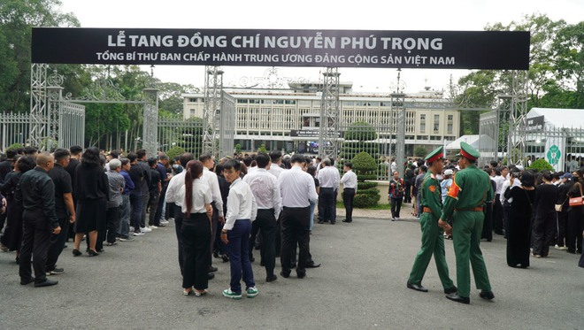 Mong được viếng Tổng Bí thư Nguyễn Phú Trọng để bày tỏ lòng kính trọng và niềm tiếc thương- Ảnh 20.