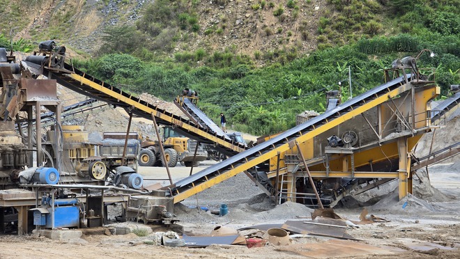 Đà Nẵng: Làm rõ chiêu trò "phù phép" đất thành đá để khai thác trái phép- Ảnh 2.