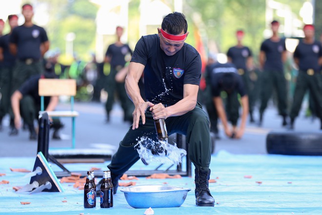 Mãn nhãn với màn trình diễn đỉnh cao của kỵ binh trên đường phố TP HCM- Ảnh 19.