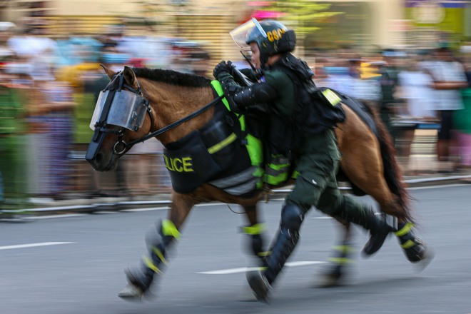 Mãn nhãn với màn trình diễn đỉnh cao của kỵ binh trên đường phố TP HCM- Ảnh 8.