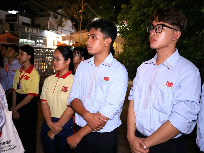 Lãnh đạo Cần Thơ, An Giang và nhiều học sinh, sinh viên đến viếng GS-TS Võ Tòng Xuân- Ảnh 10.