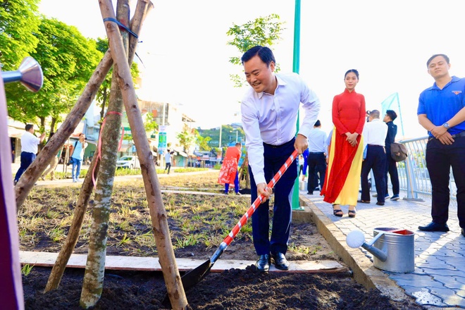 TP HCM: Món quà Tết đặc biệt cho người dân quận 5- Ảnh 9.