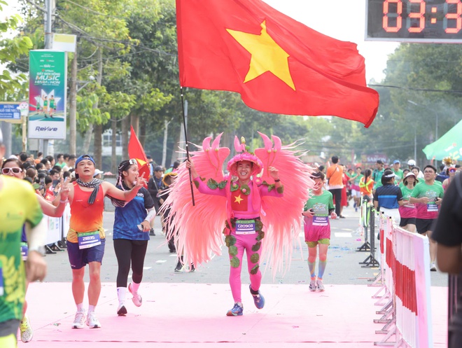 Hơn 12.000 vận động viên tham gia giải chạy quy mô lớn tại Đồng Tháp - Ảnh 8.