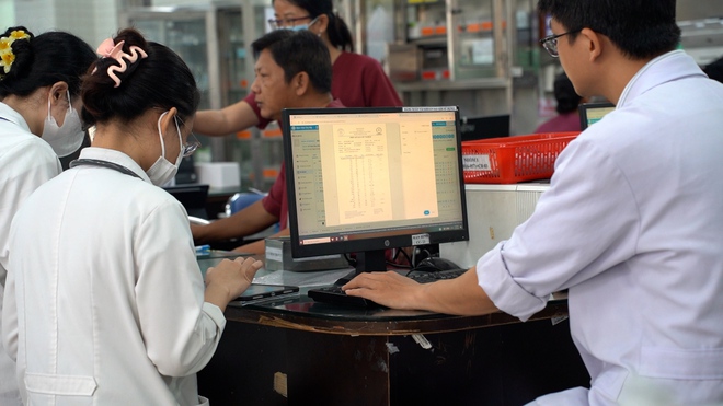 Bác sĩ Chợ Rẫy thiết lập “pháo đài chống đột quỵ” đầu tiên tại Phú Quốc - Ảnh 2.
