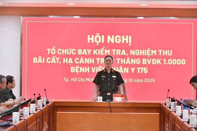 Một bệnh viện sở hữu 2 sân bay trực thăng cấp cứu đường không - Ảnh 2.
