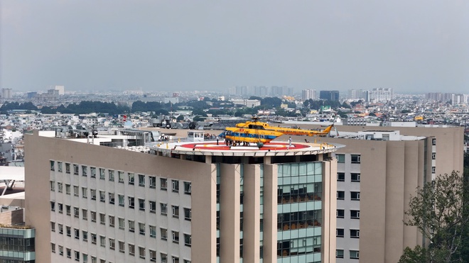 Một bệnh viện sở hữu 2 sân bay trực thăng cấp cứu đường không - Ảnh 6.