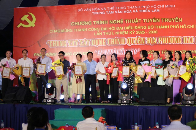 Phường Tăng Nhơn Phú phát động tháng cao điểm Vì người nghèo - Ảnh 10.