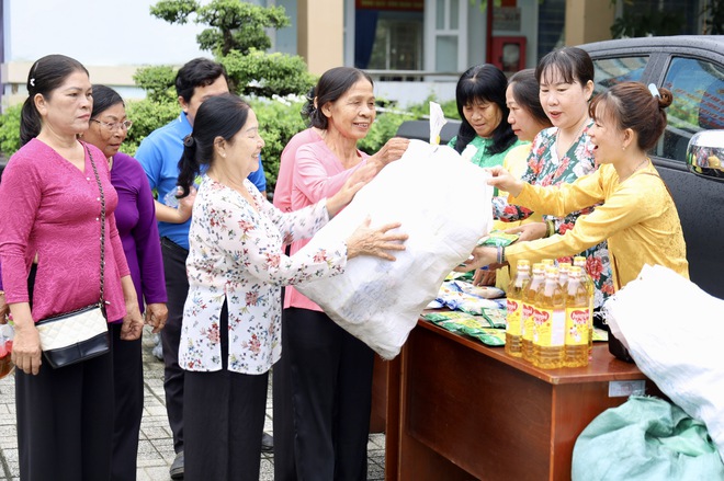Không khí ấm áp, nghĩa tình tại “Ngày hội Non sông - Dân tộc kết đoàn” xã Bình Lợi - Ảnh 5.