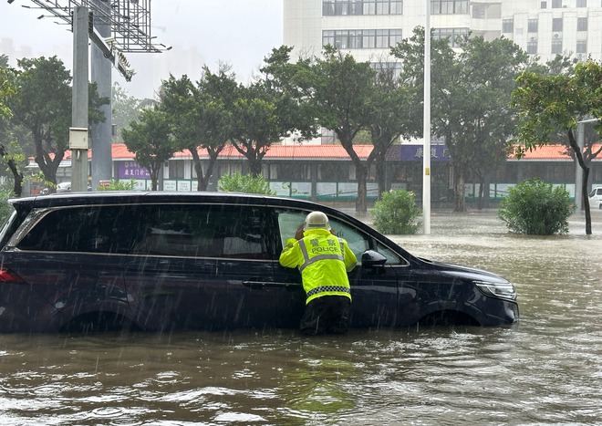 Chùm ảnh: Bão Matmo càn quét Trung Quốc - Ảnh 3.